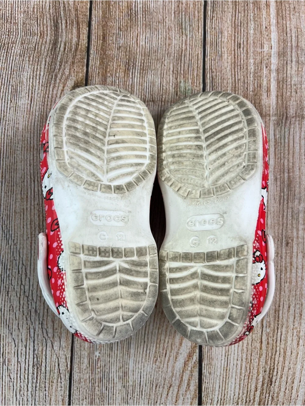 Hello Kitty Crocs Classic Clog Kids Children’s Size 12 Red White Sanrio